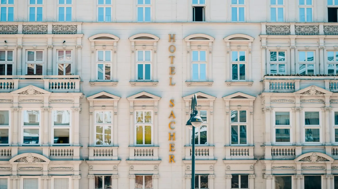 facciata del Sacher Hotel a Vienna